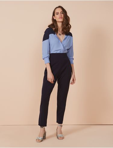 calça cenoura alfaiataria