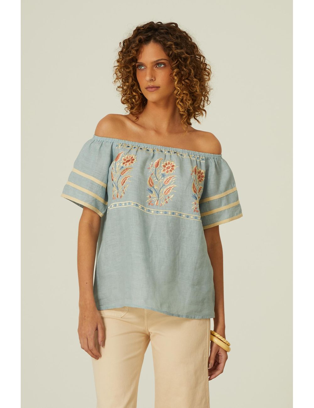 Blusa Ombro a Ombro Bordado