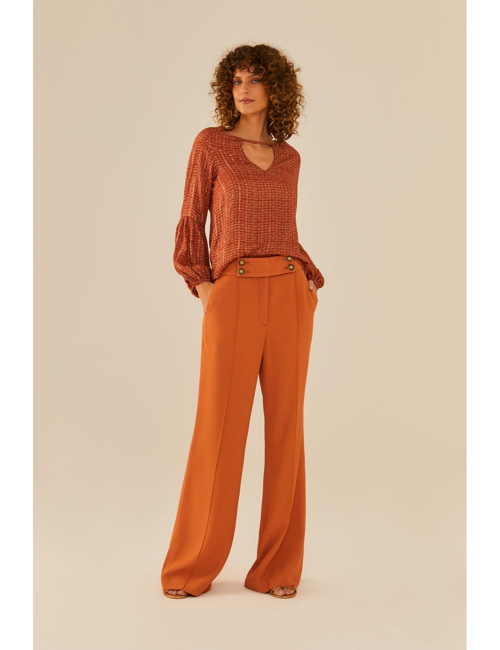Calça Crepe Abotoamento Frontal