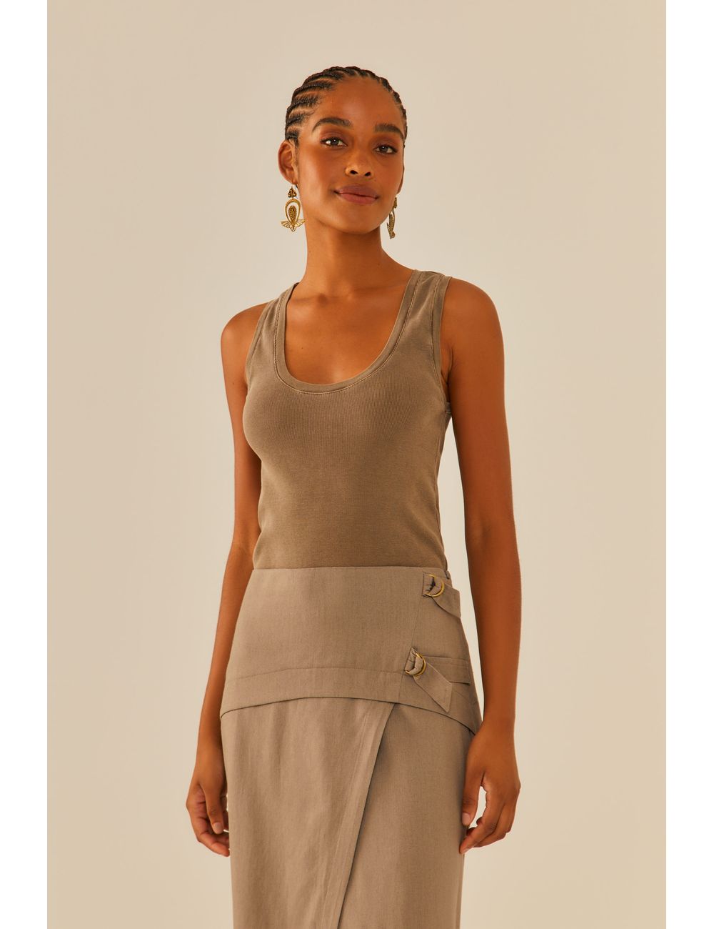 Regata Canelada Decote Profundo