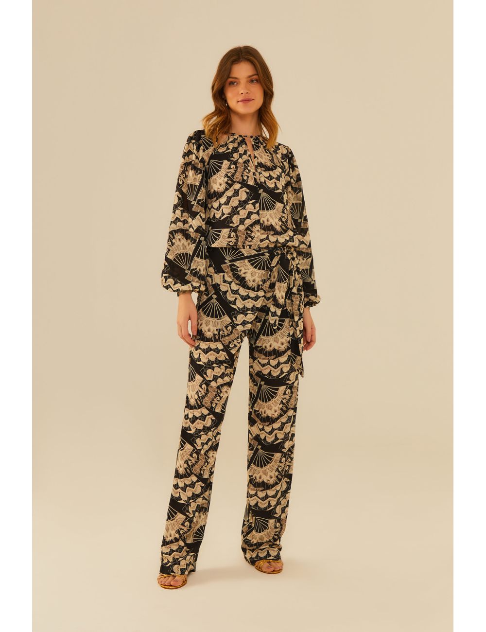 Calça Ggt Estampa Leque Preto