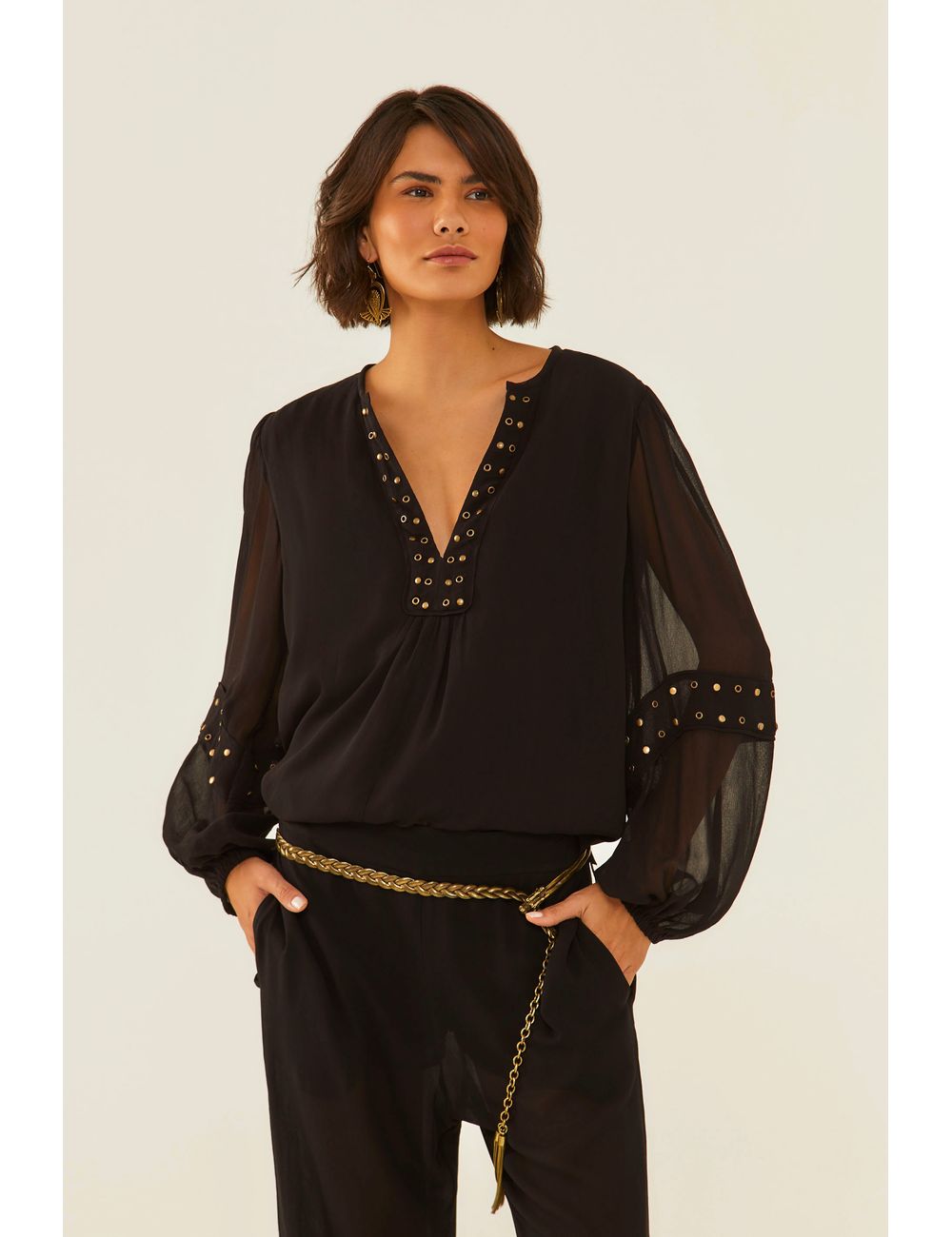 Blusa Ggt Bordado Ilhois e Tachas