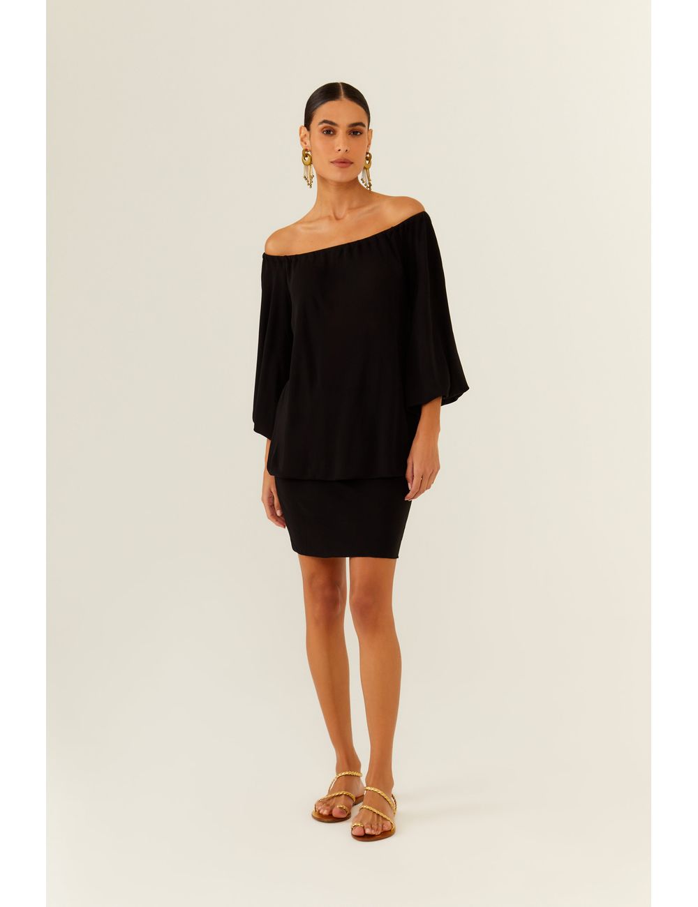 Vestido Curto Ombro a Ombro