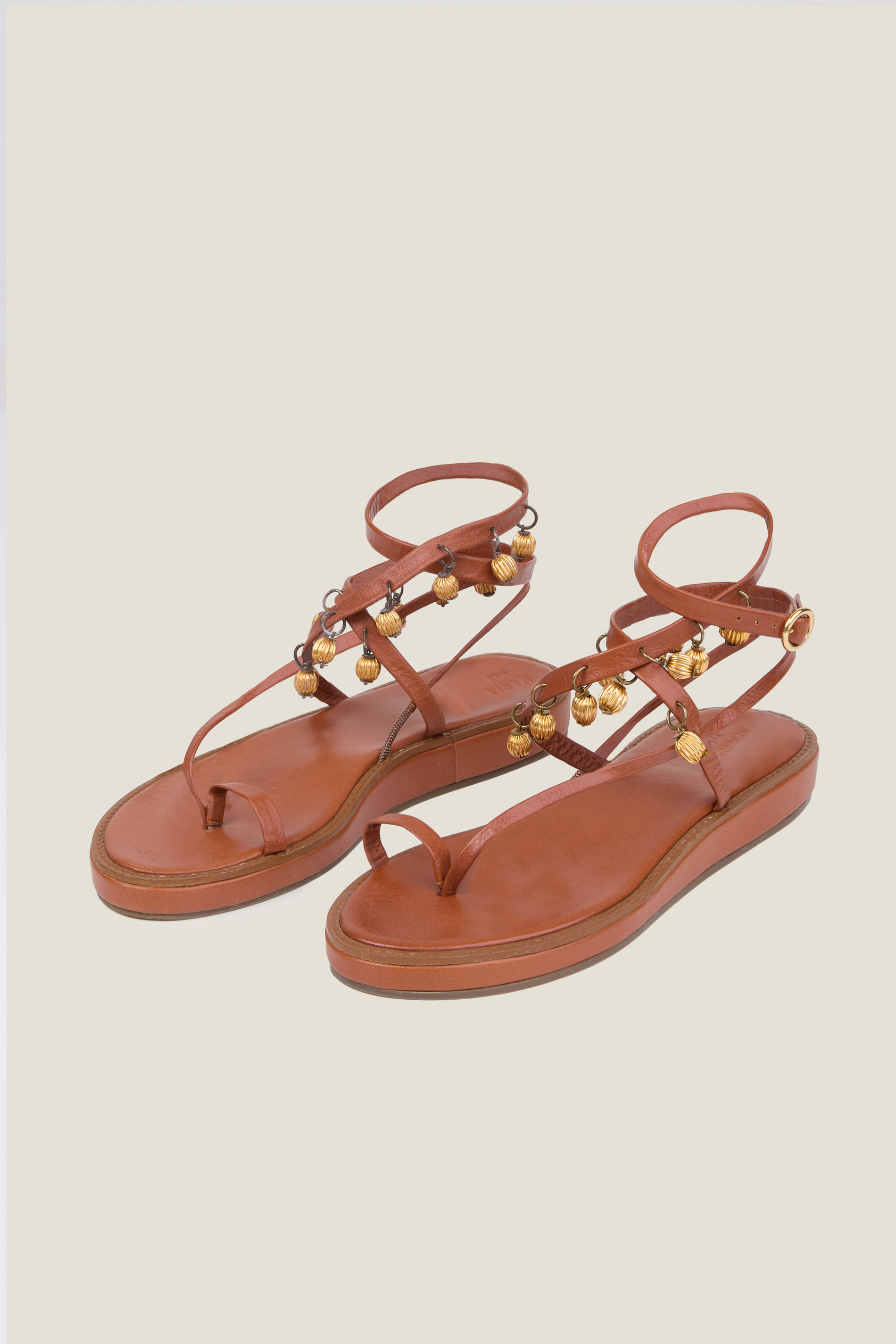 Sandália Rasteira Couro Pingentes - Main Image