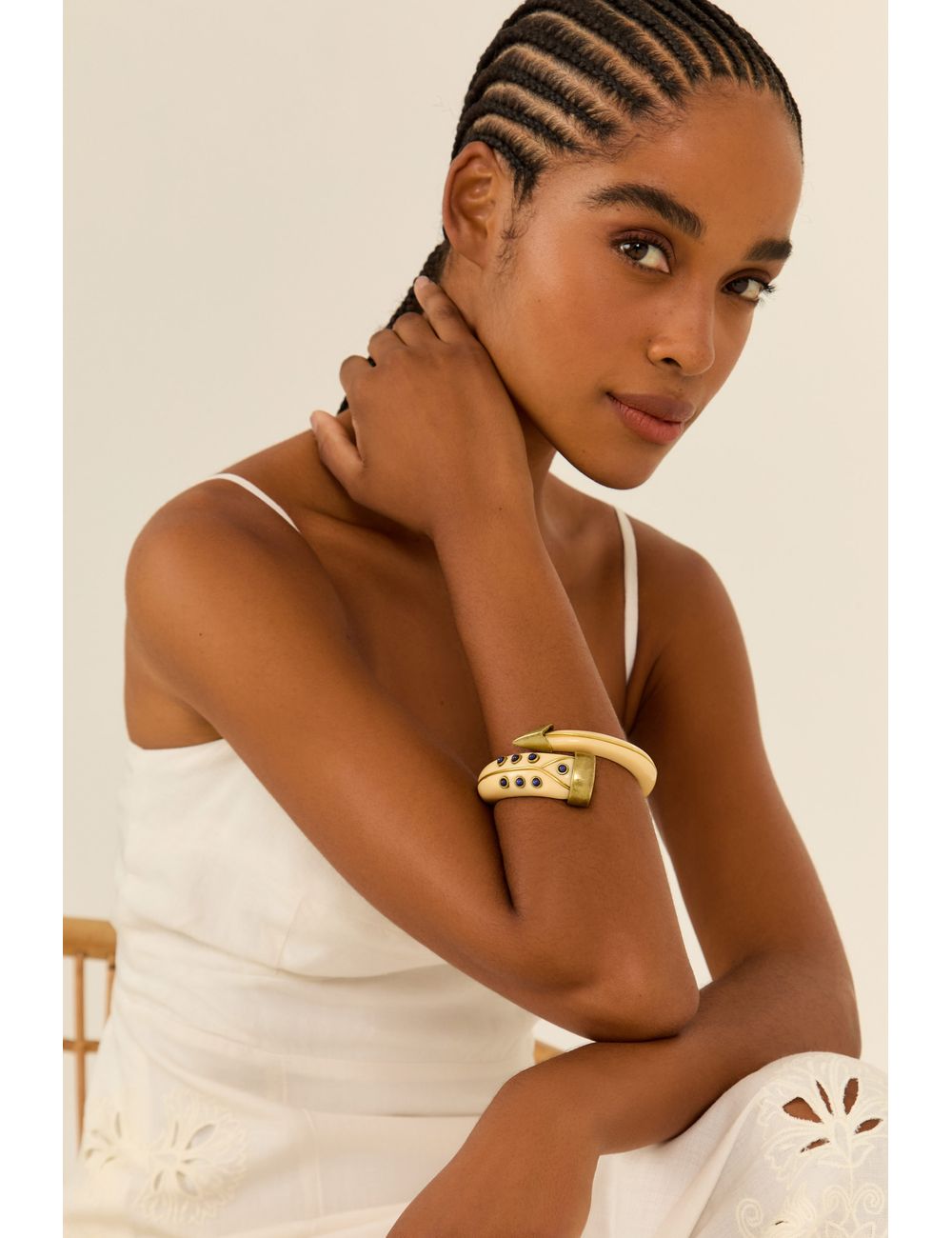 Pulseira Resina Fio Metal – Off White / U