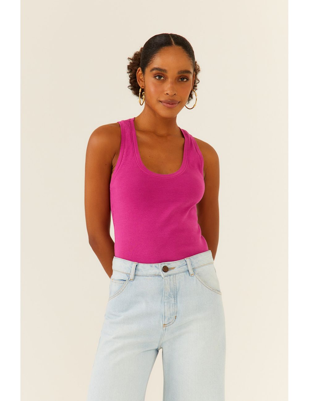 Regata Canelada Decote Profundo