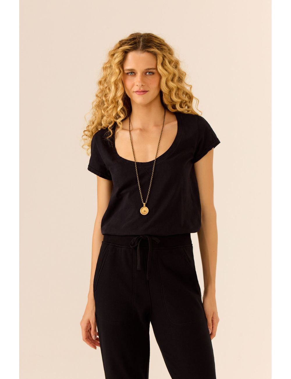 Blusa Manga Curta Barra Fraldada