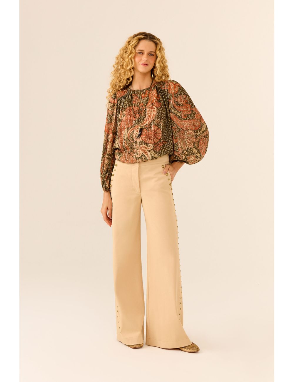 Calça Pantalona Tachas
