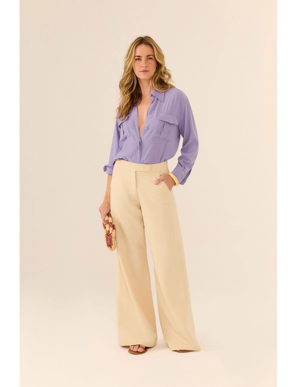 Calça Pantalona Recortes Laterais