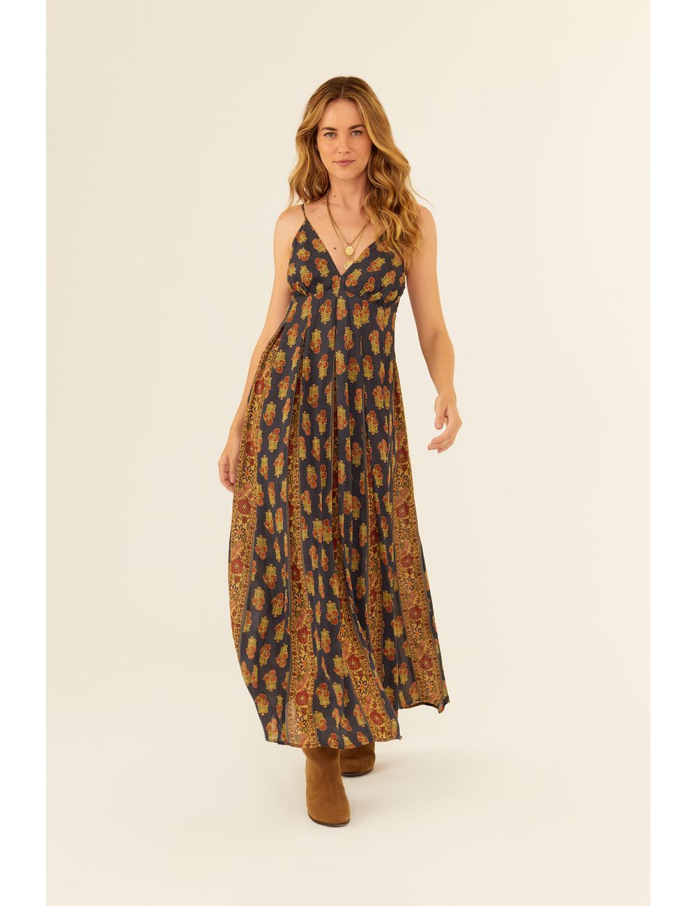 Vestido Midi Alça Ggt Estampa Memórias