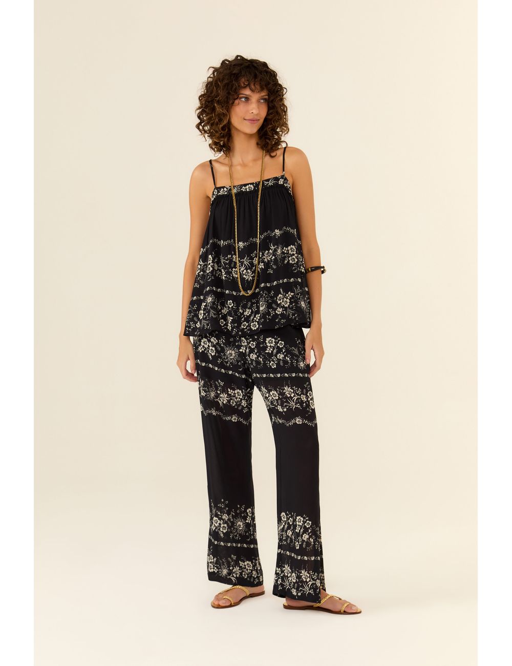 Calça Mini Flare Ggt Estampa Flora Preto