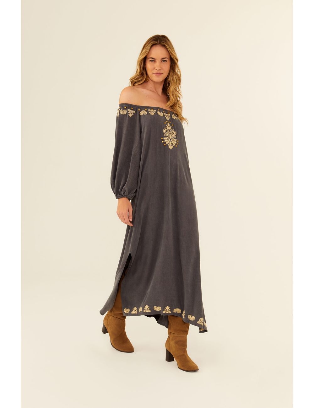 Vestido Midi Bordado Rafis