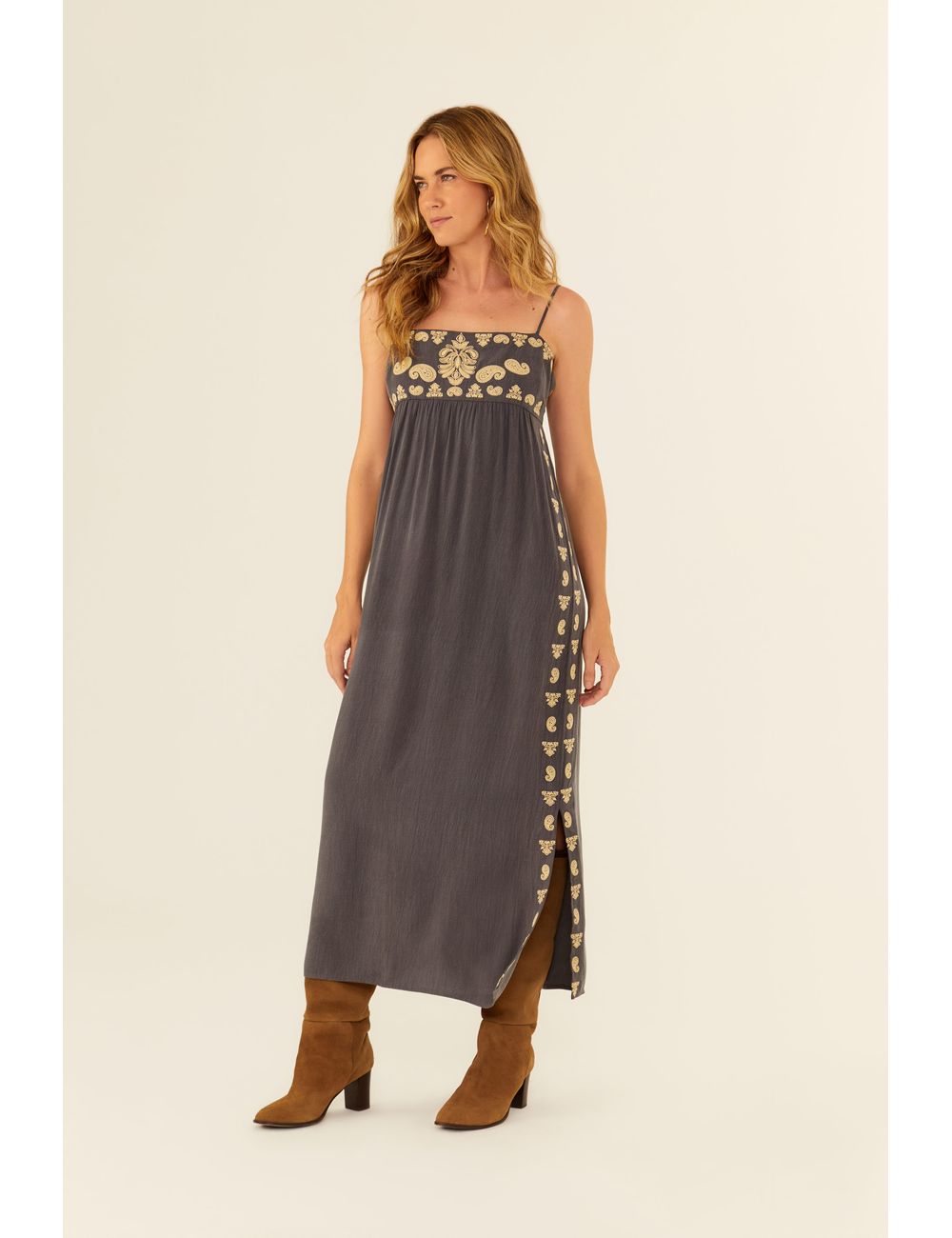 Vestido Midi Alça Bordado Rafis