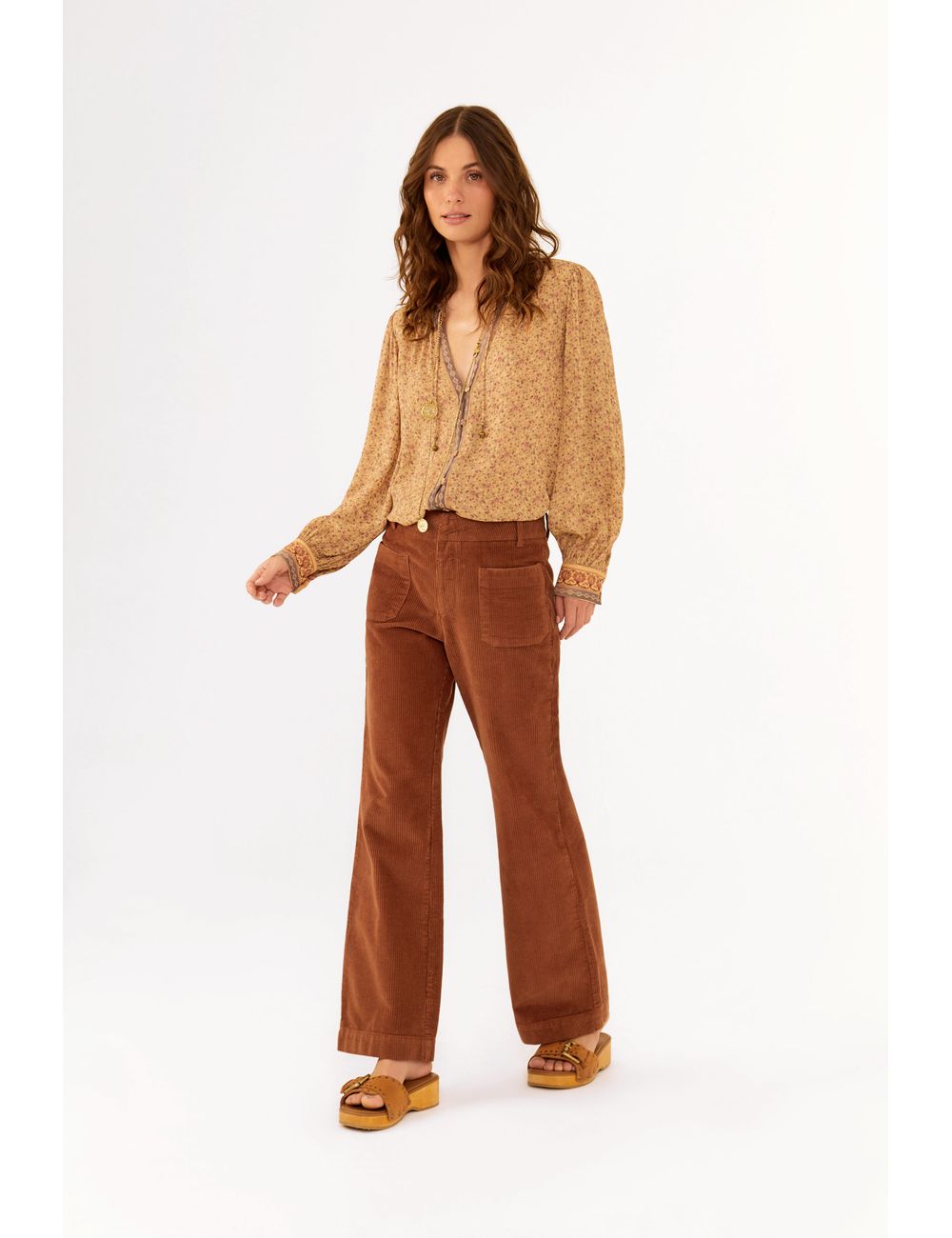 Calça Sarja Bolsos Veludo Cotelê