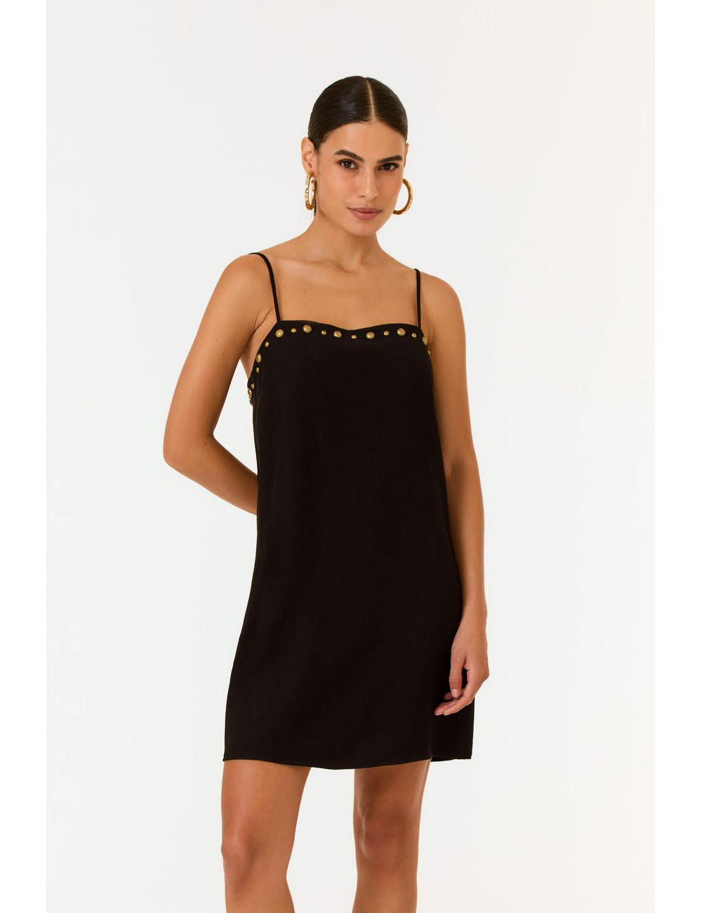 Vestido Curto Decote Tachas