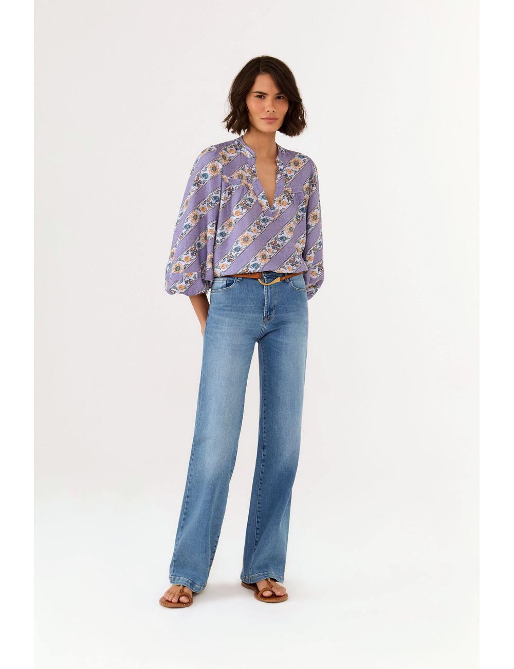 Calça Jeans Reta Clara Bigodes