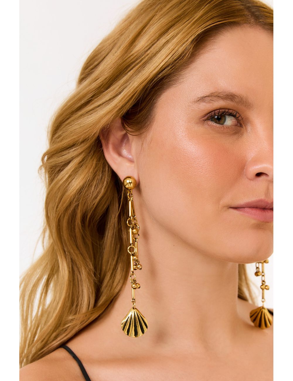Brinco Longo Concha – Dourado / U