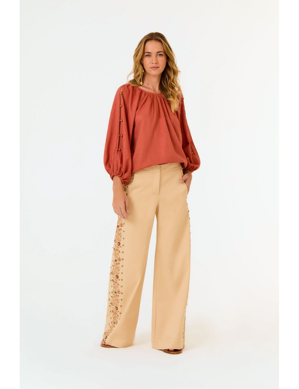 Calça Bordado Guirlanda
