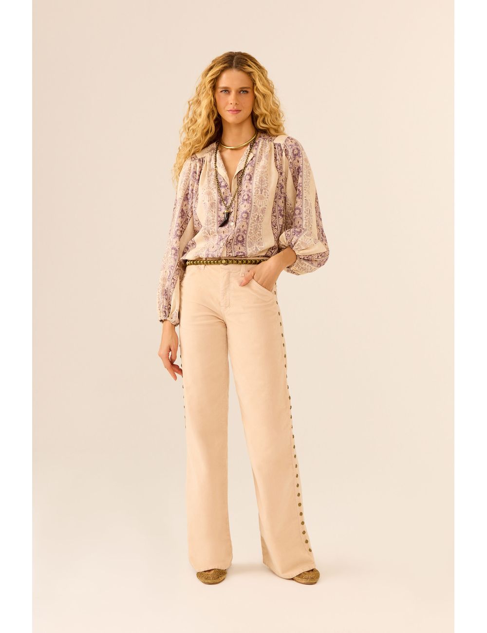 Calça Sarja Veludo Cotelê Tachas