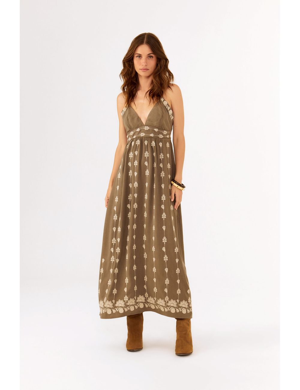 Vestido Midi Bordado Floral