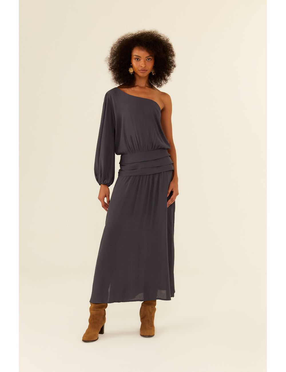 Vestido Midi Ombro Só Pala Pregas