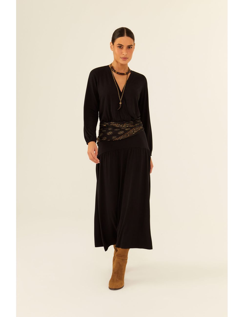 Vestido Midi Decote Profundo