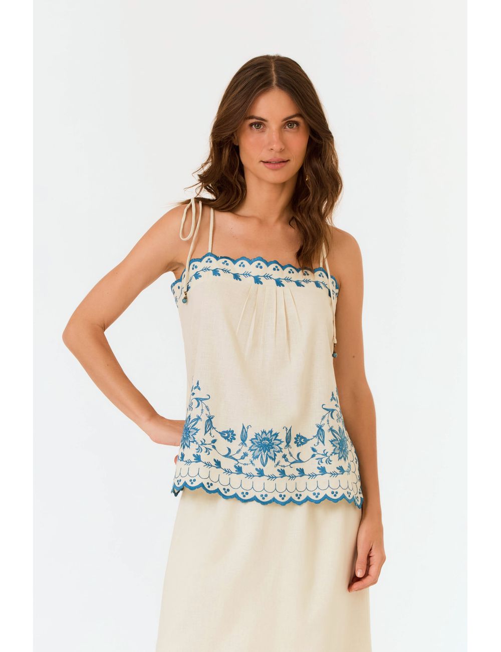 Blusa Bordado Peônia