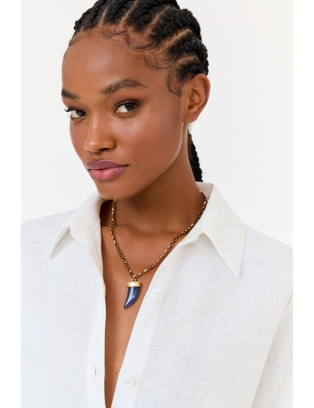 Colar Curto Dente De Resina – Dourado / U