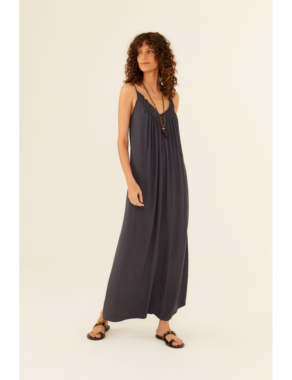 Vestido Midi Alcinha Decote Franzido