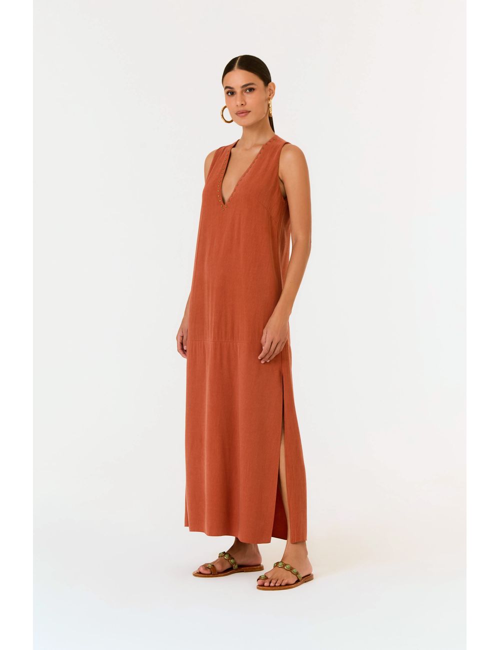 Vestido Midi Fenda Decote Tachas