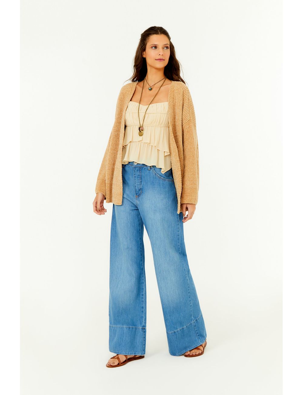 Calça Jeans Pantalona Com Barra Larga