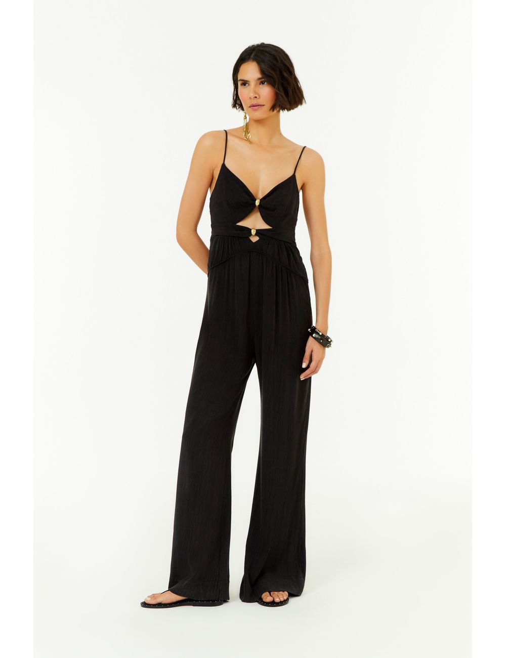 Macacão Fivelas Decote