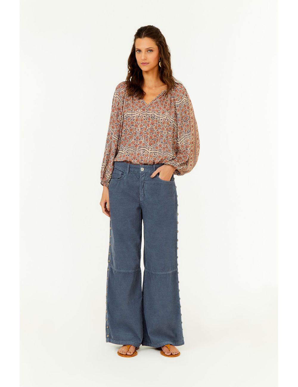 Calça Veludo Cotelê Wide Tachas