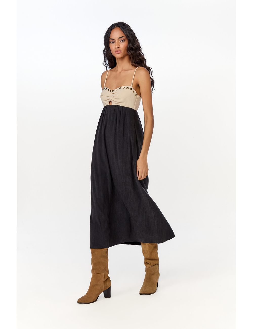 Vestido Midi Decote Vazado