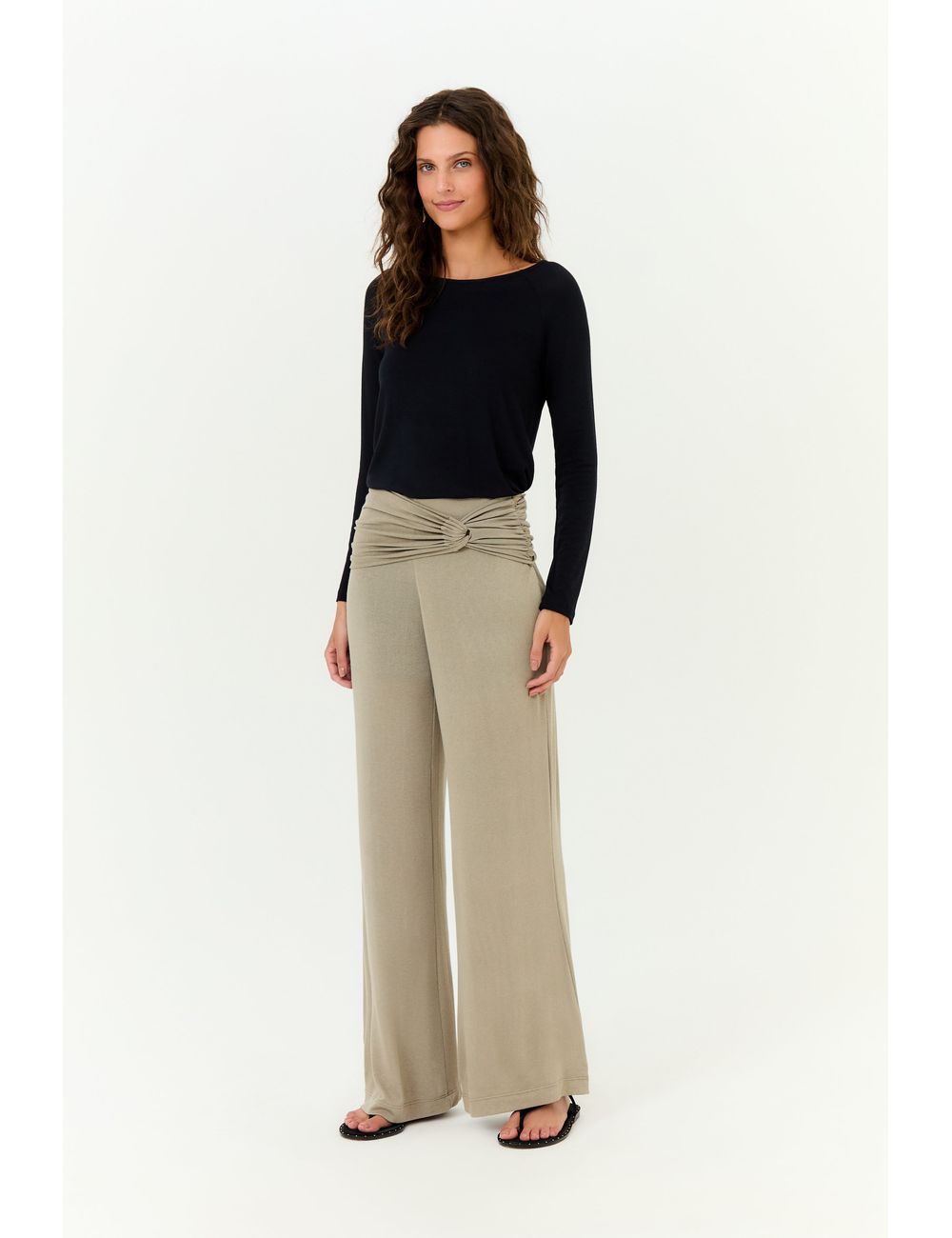 Calça Pantalona Detalhe Franzido