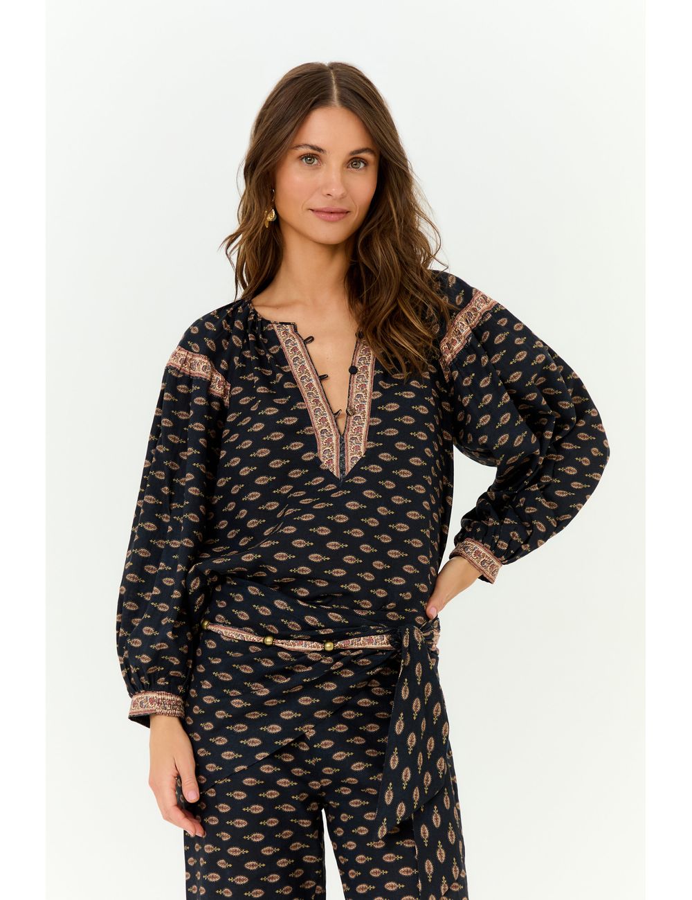 Blusa Manga Galões Estampa Jasmin