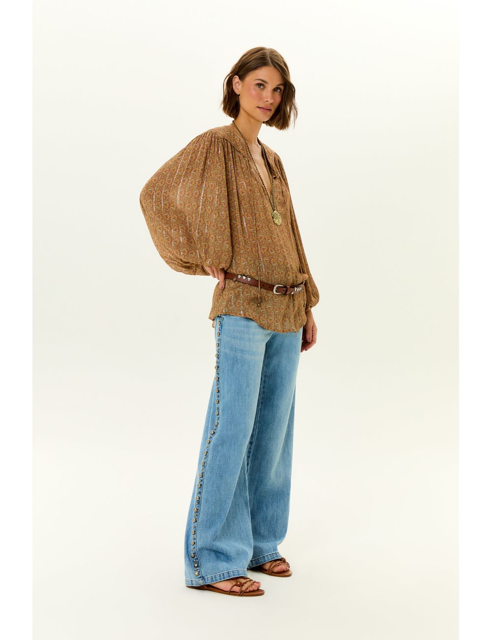 Calça Jeans Wide Leg Rebites Laterais