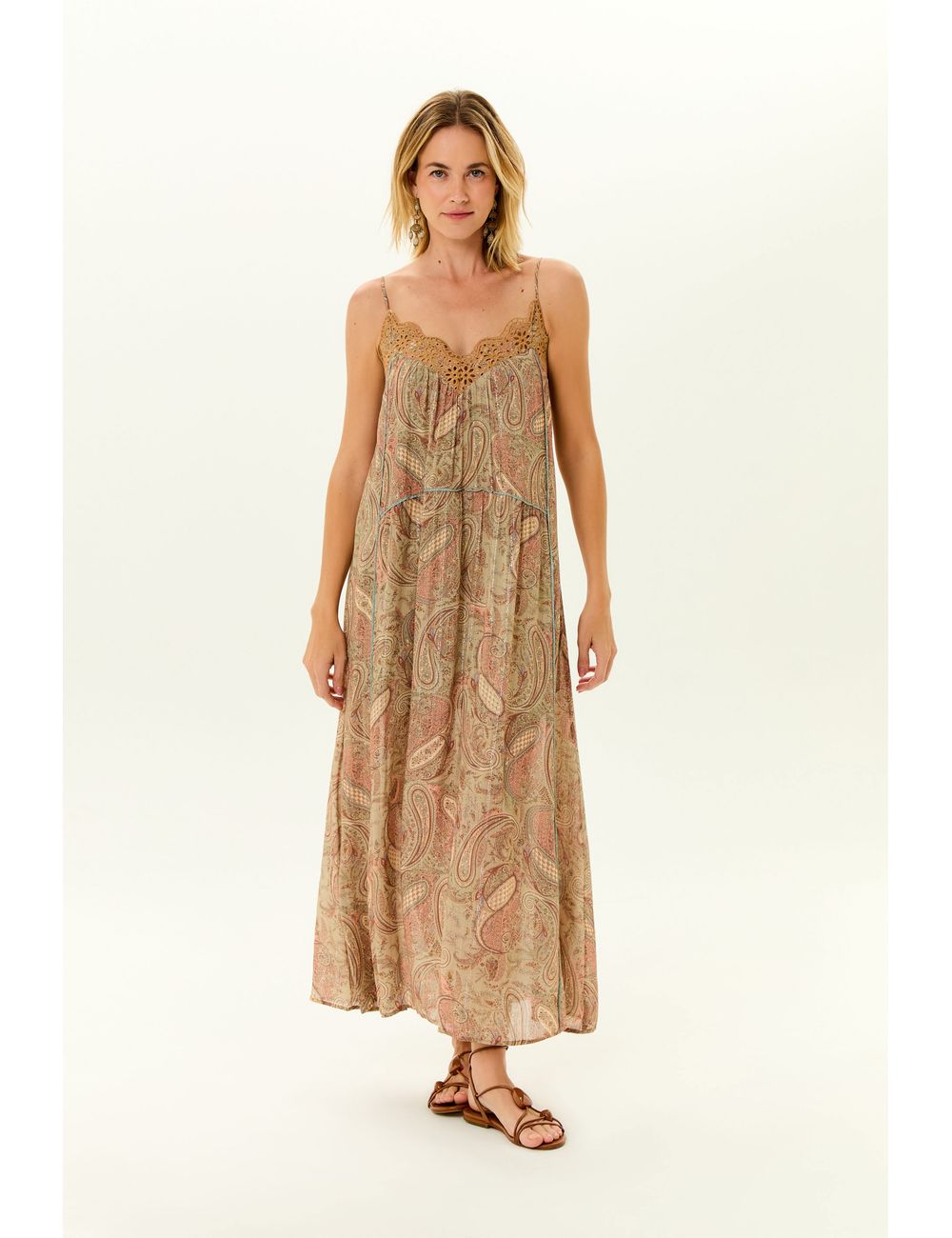 Vestido Midi Bordado Estampa Folk