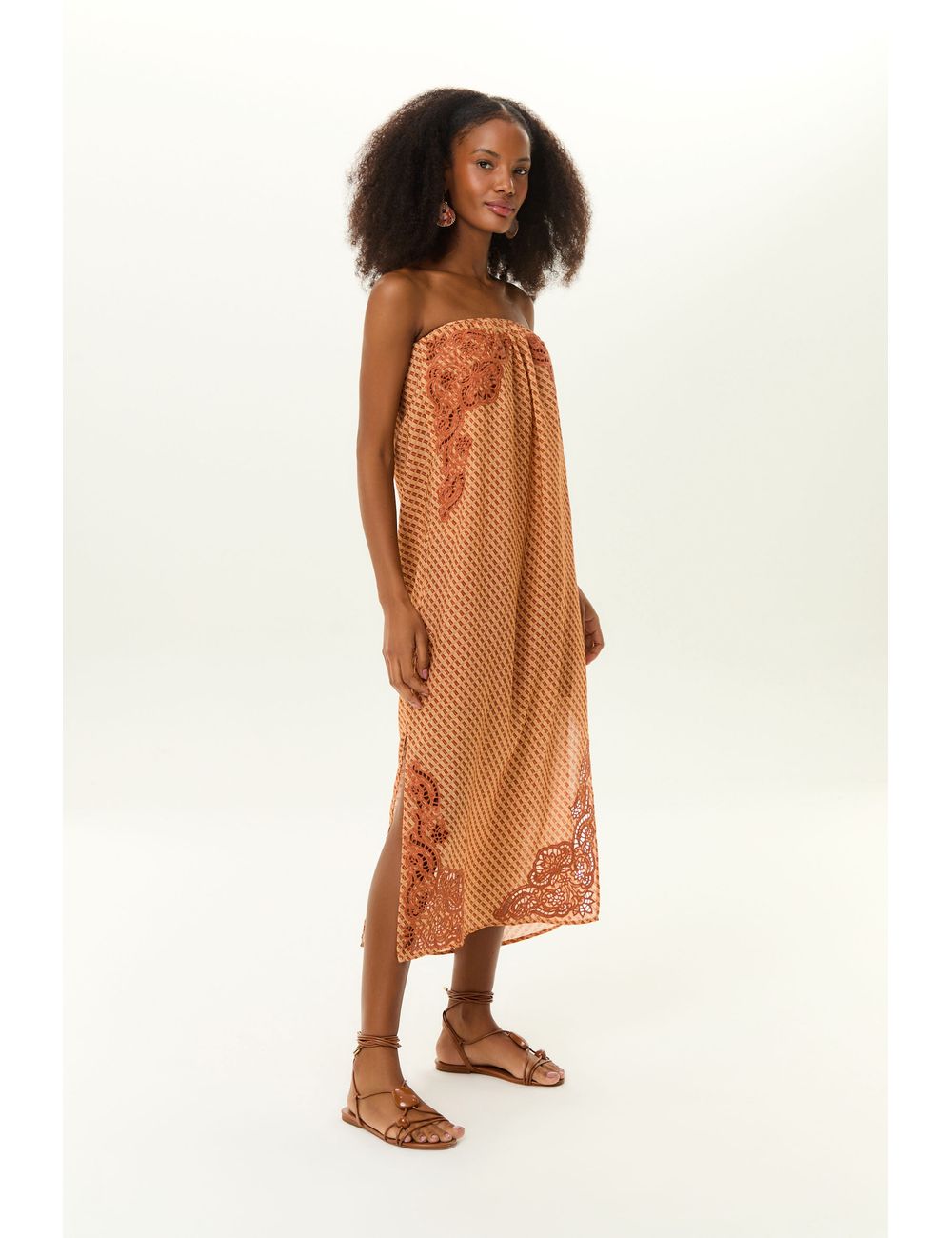Vestido Midi Estampa Line Bordado