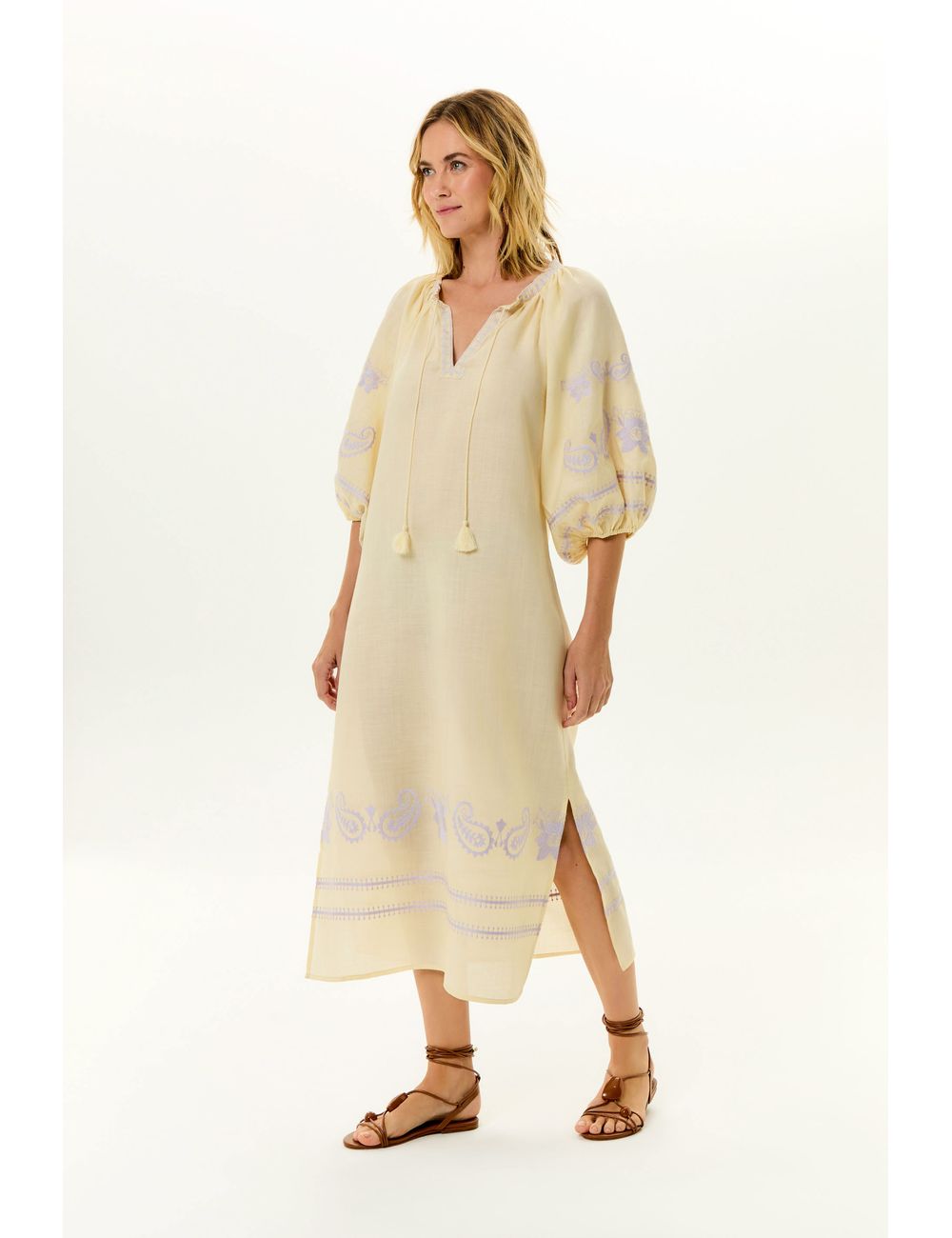 Vestido Midi Bordado Paisley