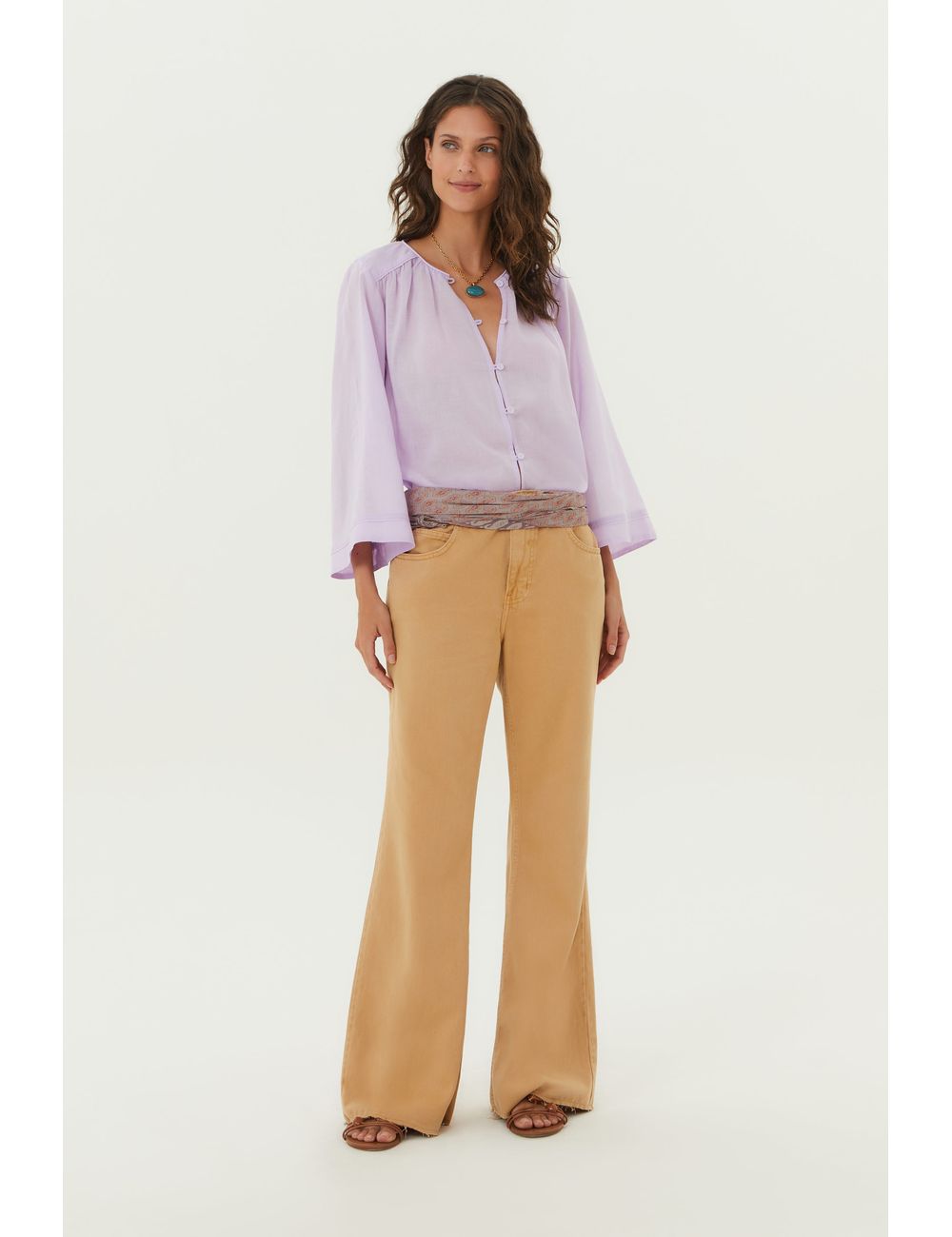 Calça Sarja Flare Bainha a Fio